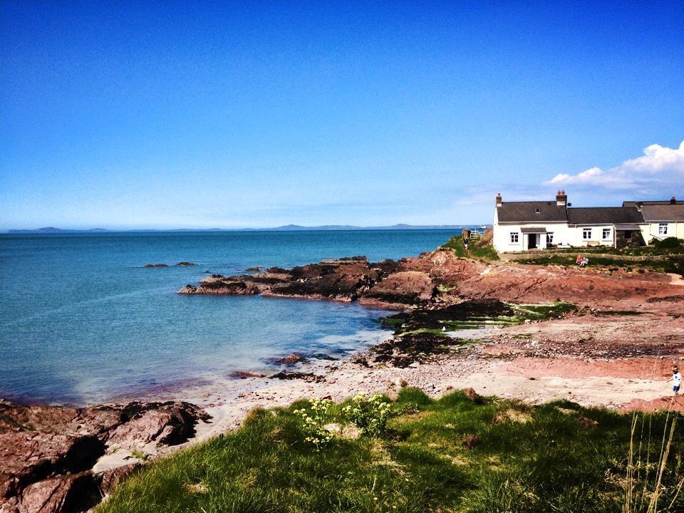 Charming Welsh Cottage Johnston Extérieur photo