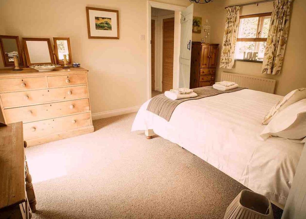 Charming Welsh Cottage Johnston Extérieur photo