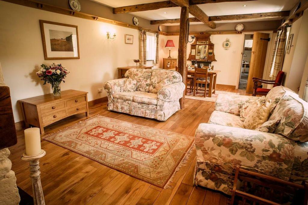 Charming Welsh Cottage Johnston Extérieur photo